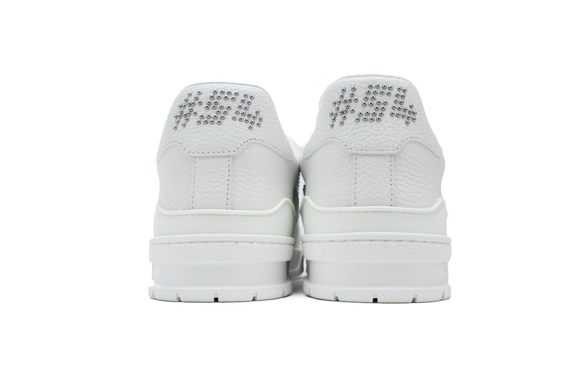 Louis Vuitton Trainer White rivets