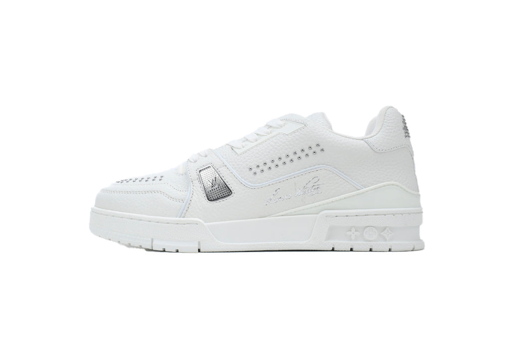Louis Vuitton Trainer White rivets