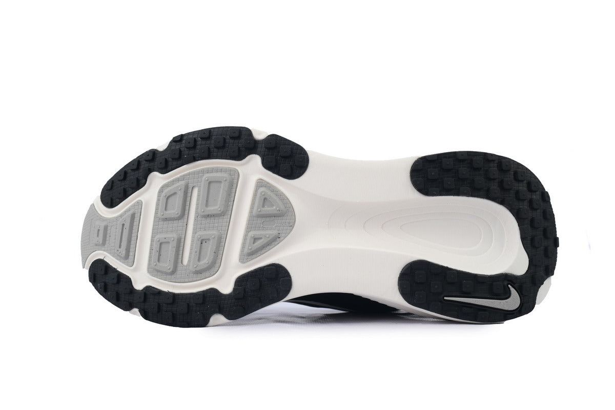 Nike Vomero 18 'Black'