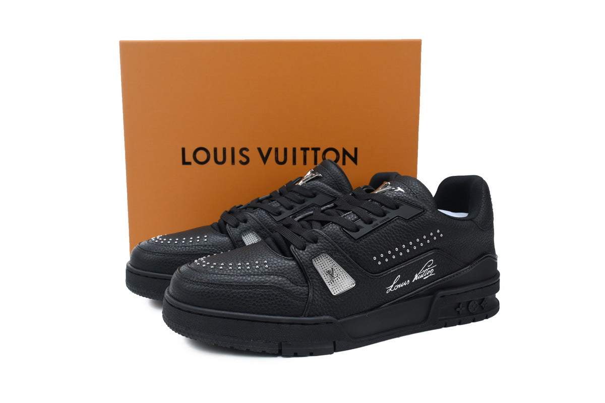 Louis Vuitton Trainer Black studs