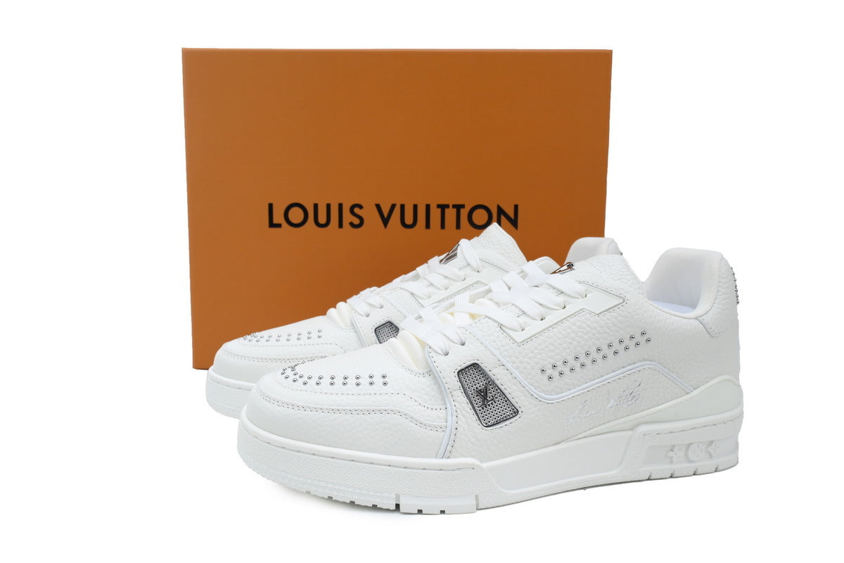 Louis Vuitton Trainer White rivets
