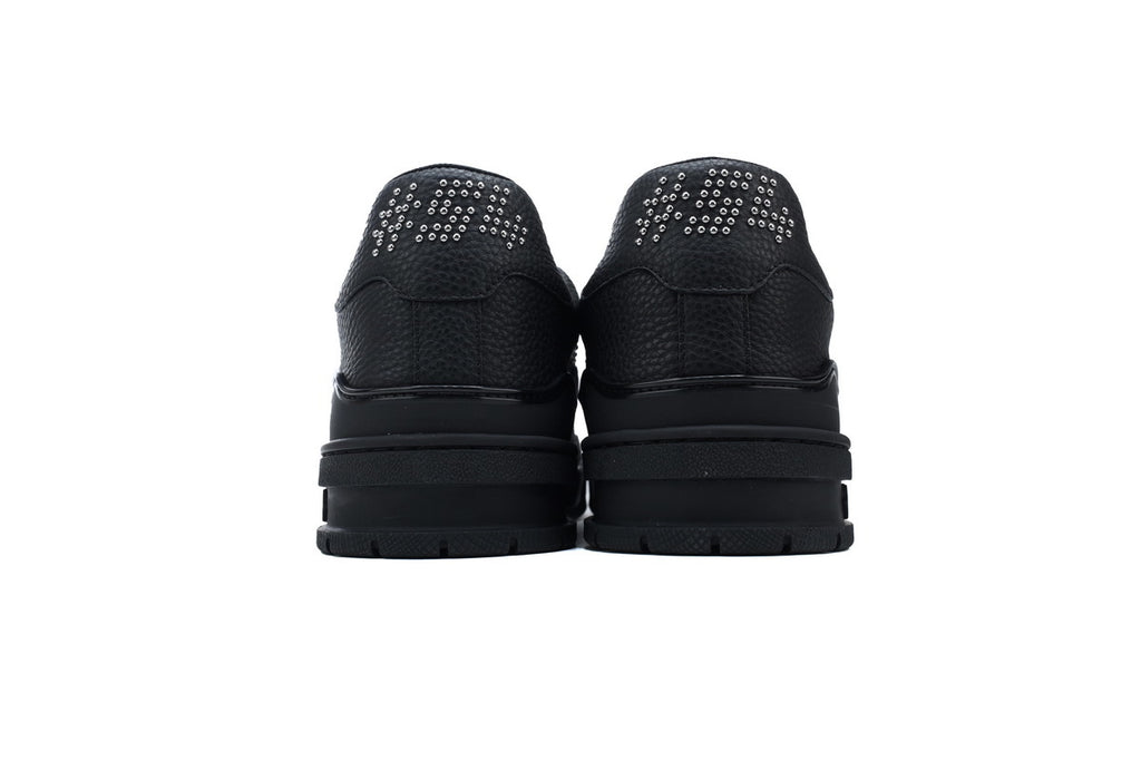 Louis Vuitton Trainer Black studs