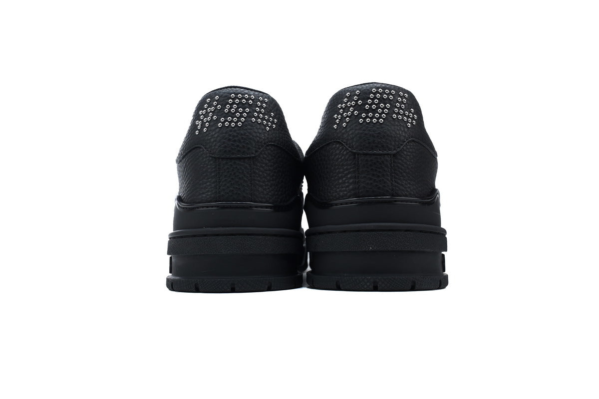 Louis Vuitton Trainer Black studs