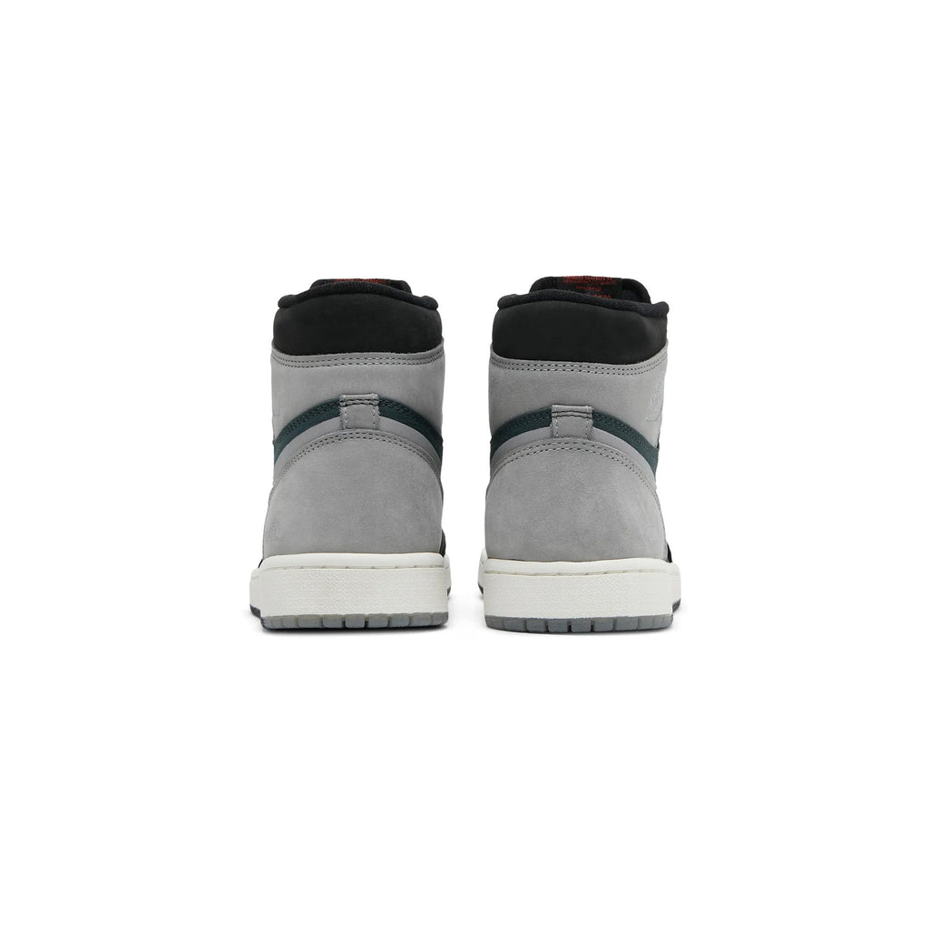 Air-Jordan-1-Retro-High-Element-Gore-Tex-Black-Particle-Grey-2021-4