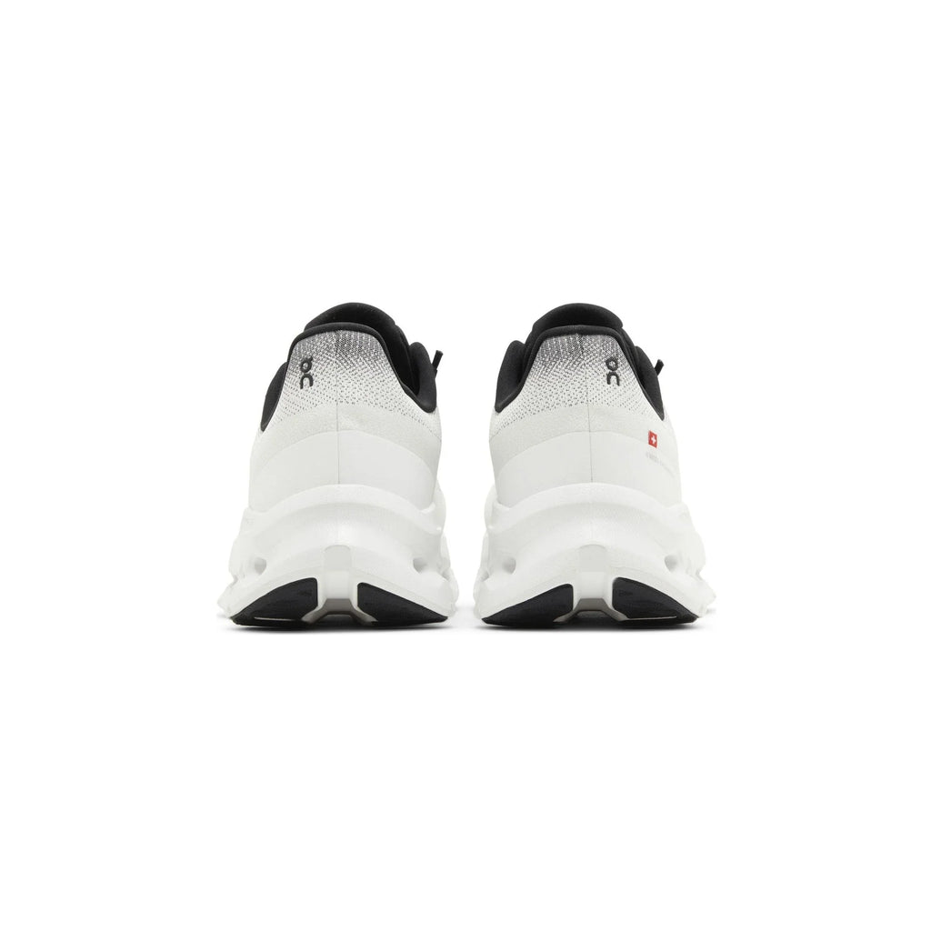 on_running_cloudtilt_black_ivory_2024_4