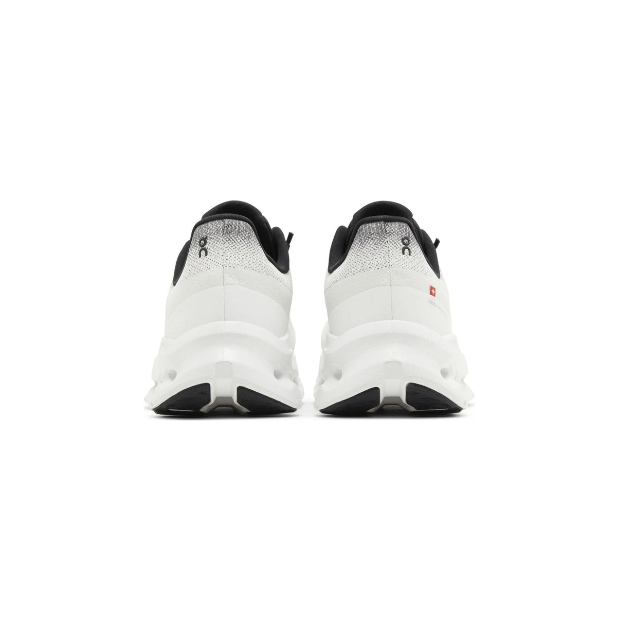 on_running_cloudtilt_black_ivory_2024_4