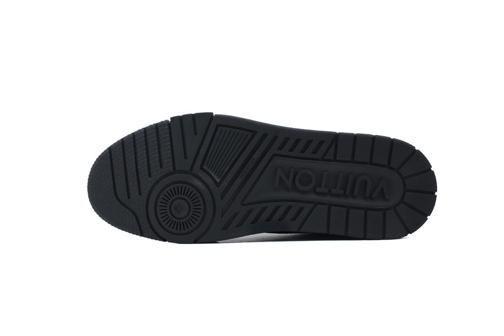 Louis Vuitton Trainer Black studs