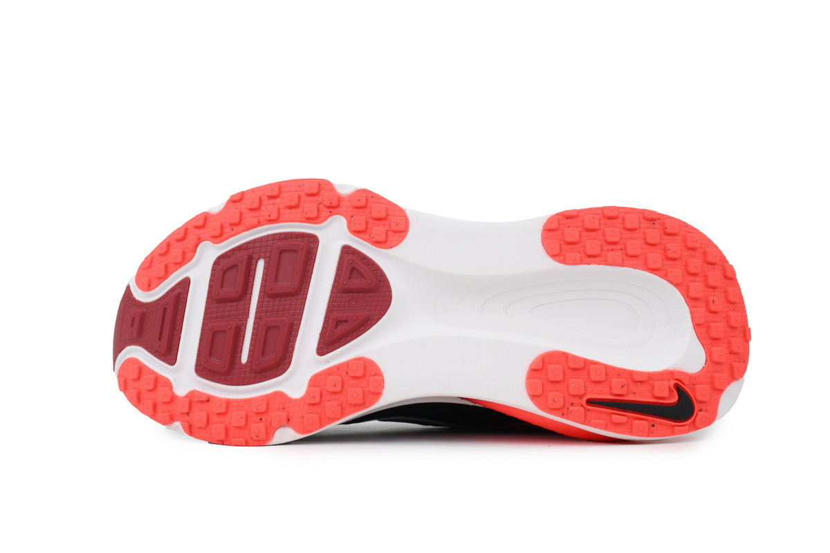 Nike Vomero 18 'Black Bright Crimson'