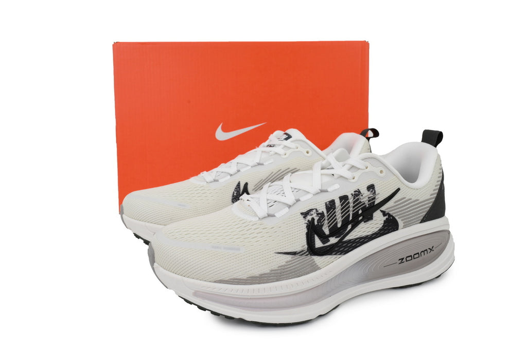 Nike Vomero 18 'Run Pack'