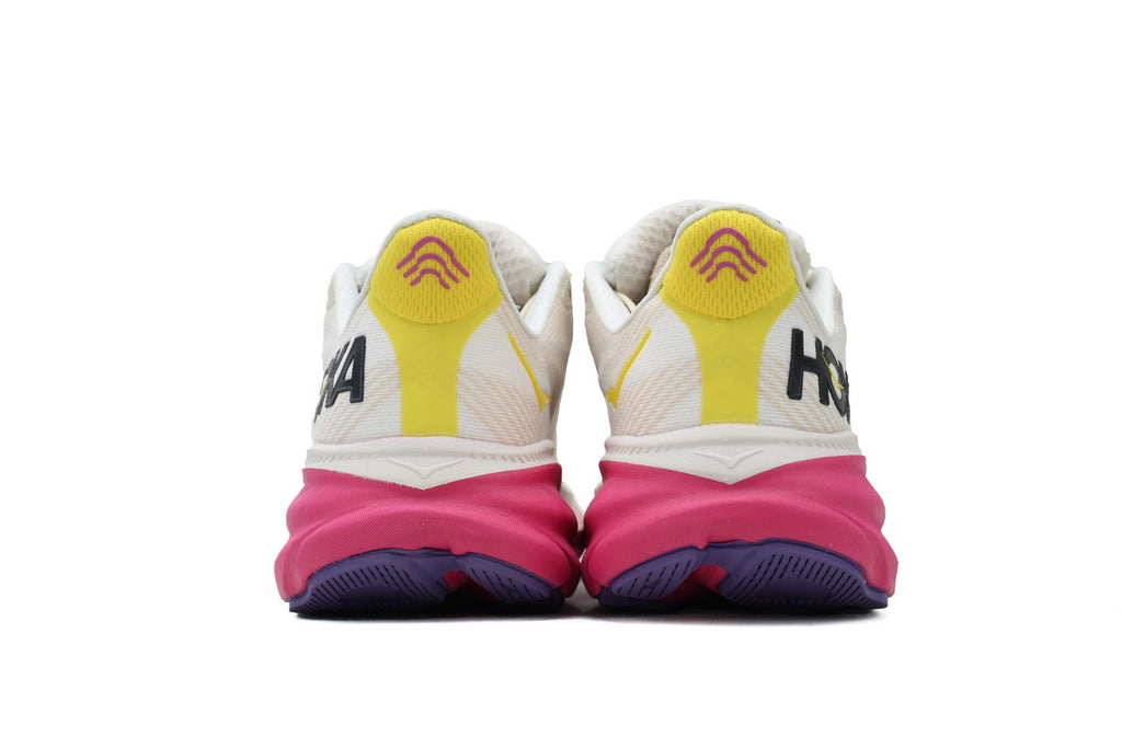HOKA Clifton 9 'Eggnog Blanc De Blanc'