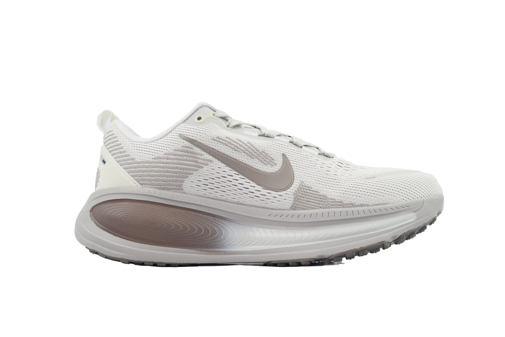 Nike Vomero 18 Brown