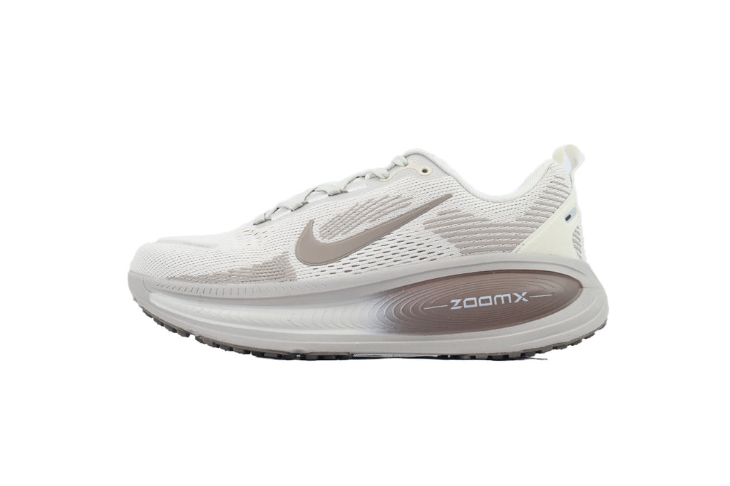Nike Vomero 18 Brown